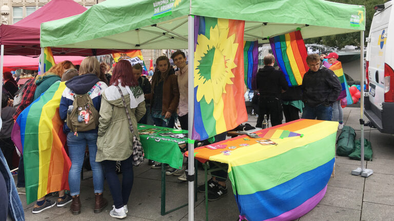 Gute Stimmung beim CSD in Erfurt