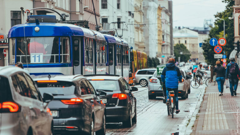 Spürbare Entlastung in der Krise schaffen – 4 Wochen kostenlosen Öffentlichen Nahverkehr anbieten