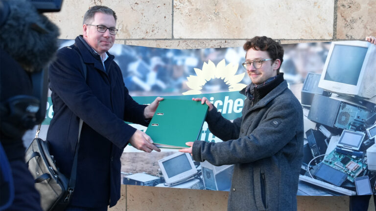 Petition „Reparaturbonus erhalten“ mit weit über 2000 Unterschriften an Landtag übergeben